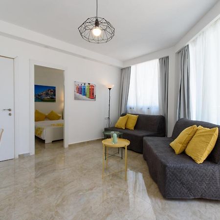 Studio & Apartments On The Beach By Aspentlv เทลอาวีฟ ภายนอก รูปภาพ