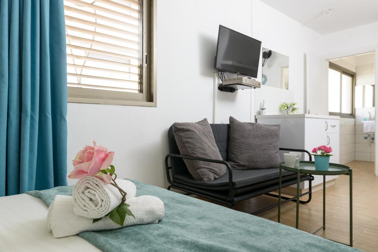 Studio & Apartments On The Beach By Aspentlv เทลอาวีฟ ภายนอก รูปภาพ