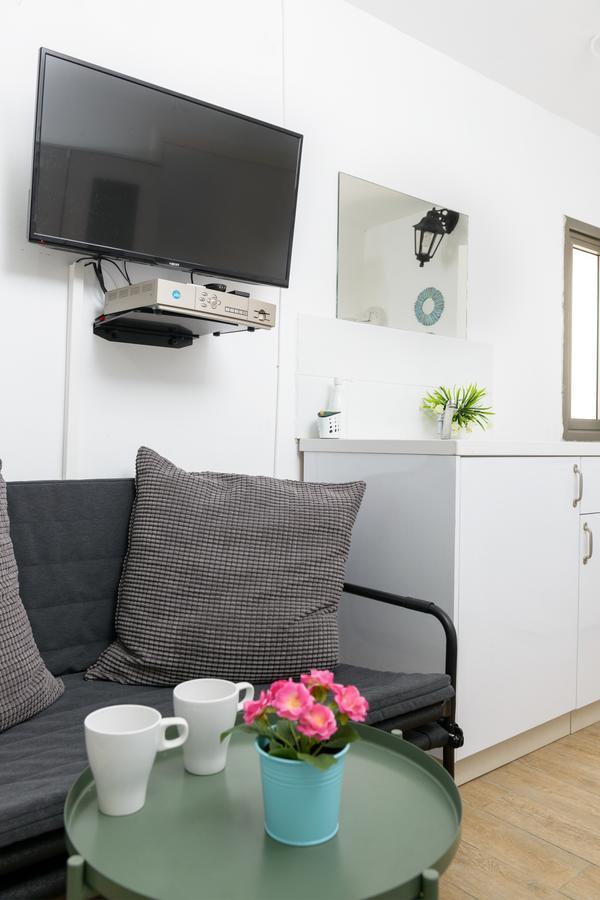 Studio & Apartments On The Beach By Aspentlv เทลอาวีฟ ภายนอก รูปภาพ