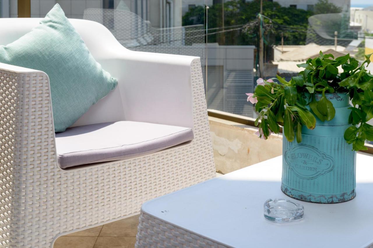 Studio & Apartments On The Beach By Aspentlv เทลอาวีฟ ภายนอก รูปภาพ