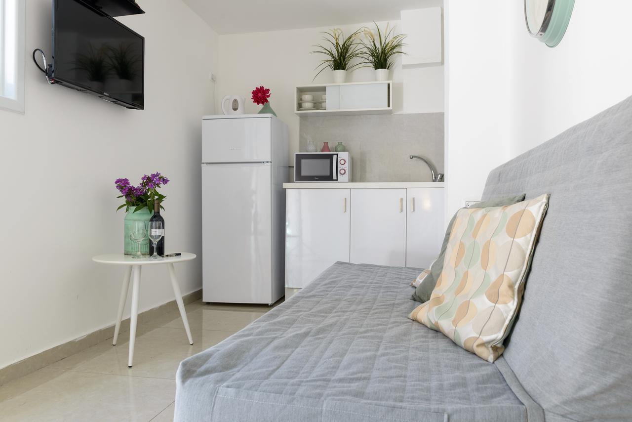 Studio & Apartments On The Beach By Aspentlv เทลอาวีฟ ภายนอก รูปภาพ