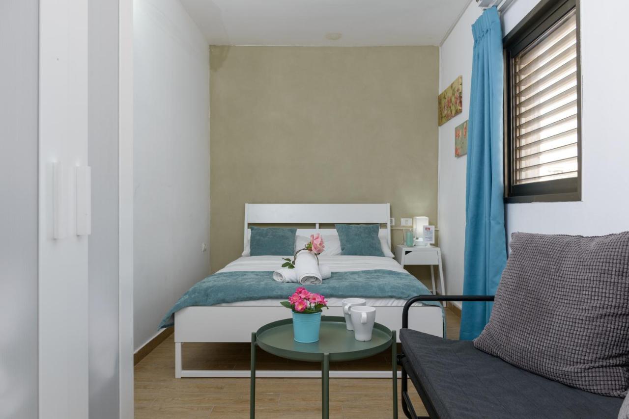 Studio & Apartments On The Beach By Aspentlv เทลอาวีฟ ภายนอก รูปภาพ