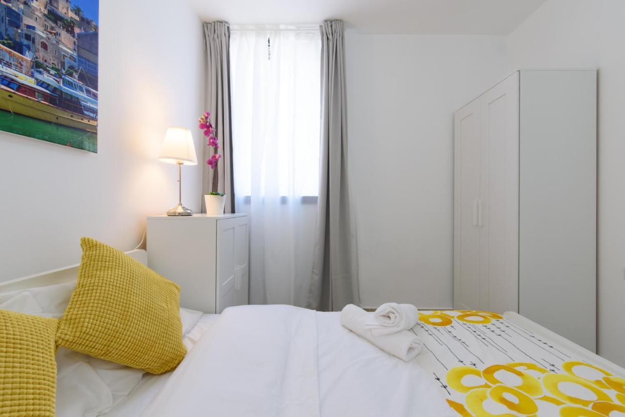 Studio & Apartments On The Beach By Aspentlv เทลอาวีฟ ภายนอก รูปภาพ