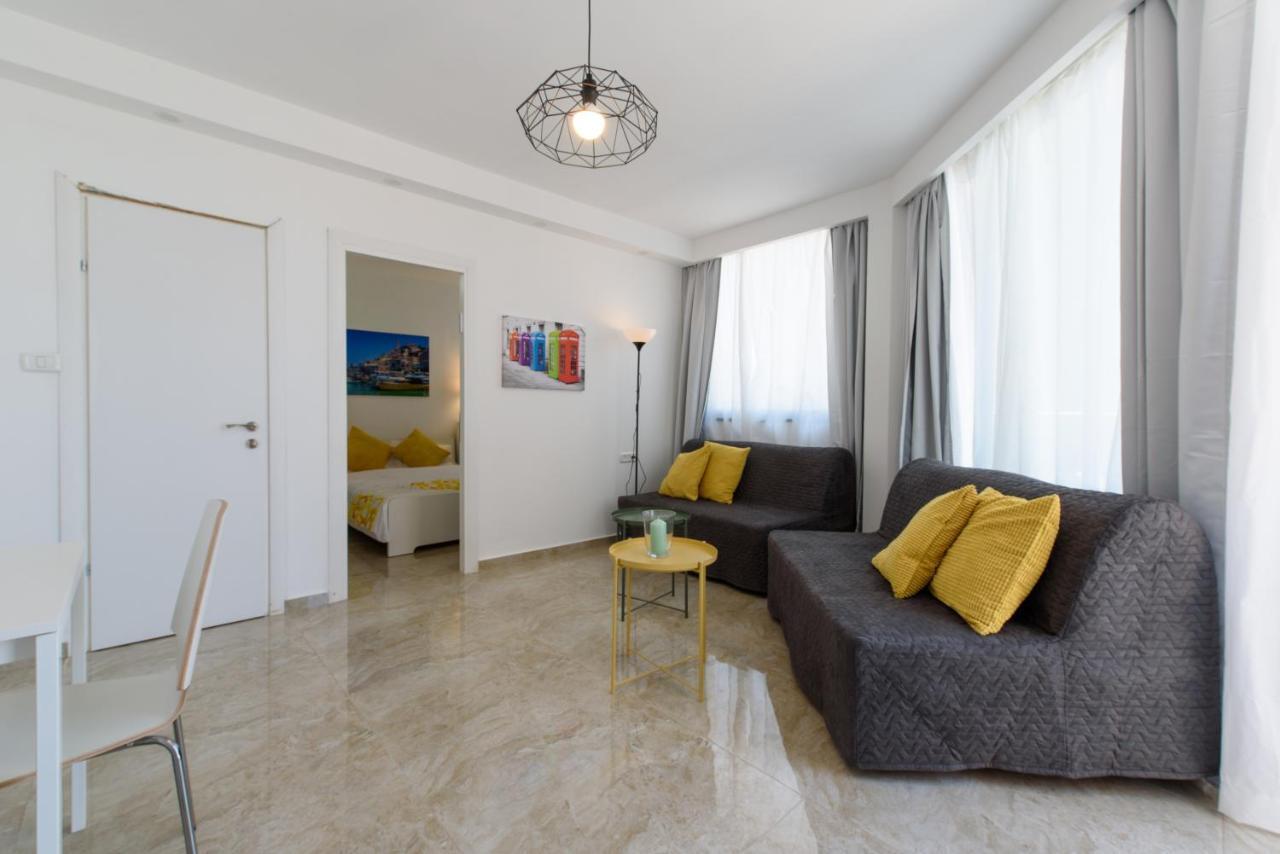Studio & Apartments On The Beach By Aspentlv เทลอาวีฟ ภายนอก รูปภาพ
